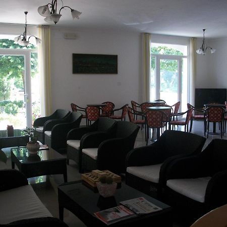 Hotel Liliana Римини Екстериор снимка