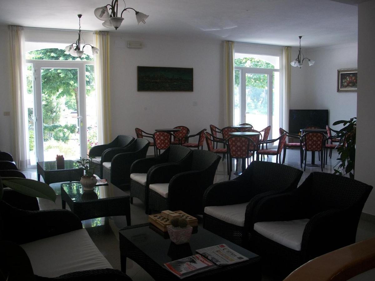 Hotel Liliana Римини Екстериор снимка