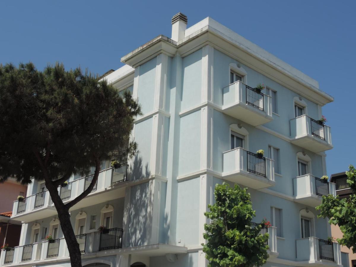 Hotel Liliana Римини Екстериор снимка