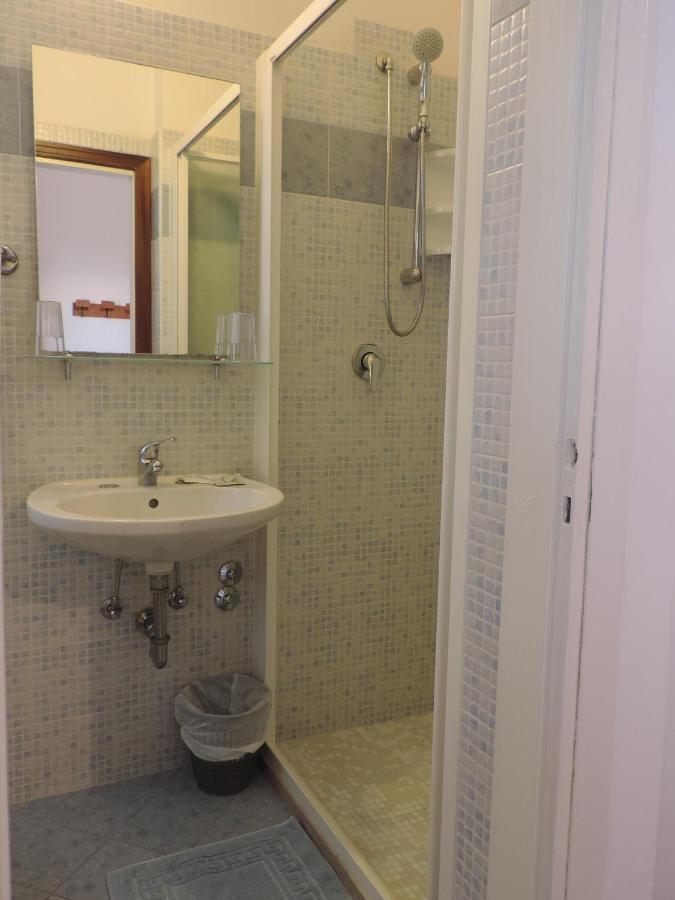 Hotel Liliana Римини Екстериор снимка